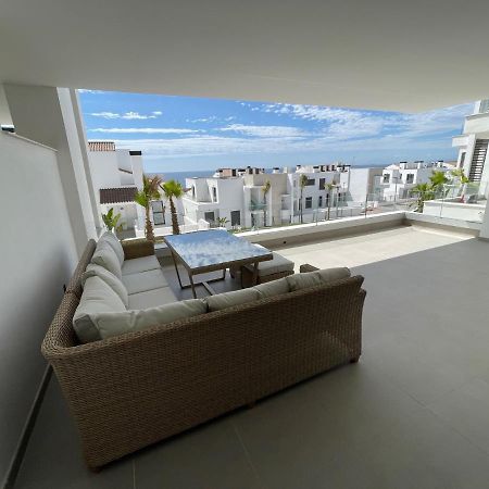 Modern 2 Beds Apartment In Alcaidesa Kültér fotó