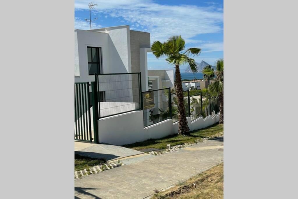 Modern 2 Beds Apartment In Alcaidesa Kültér fotó