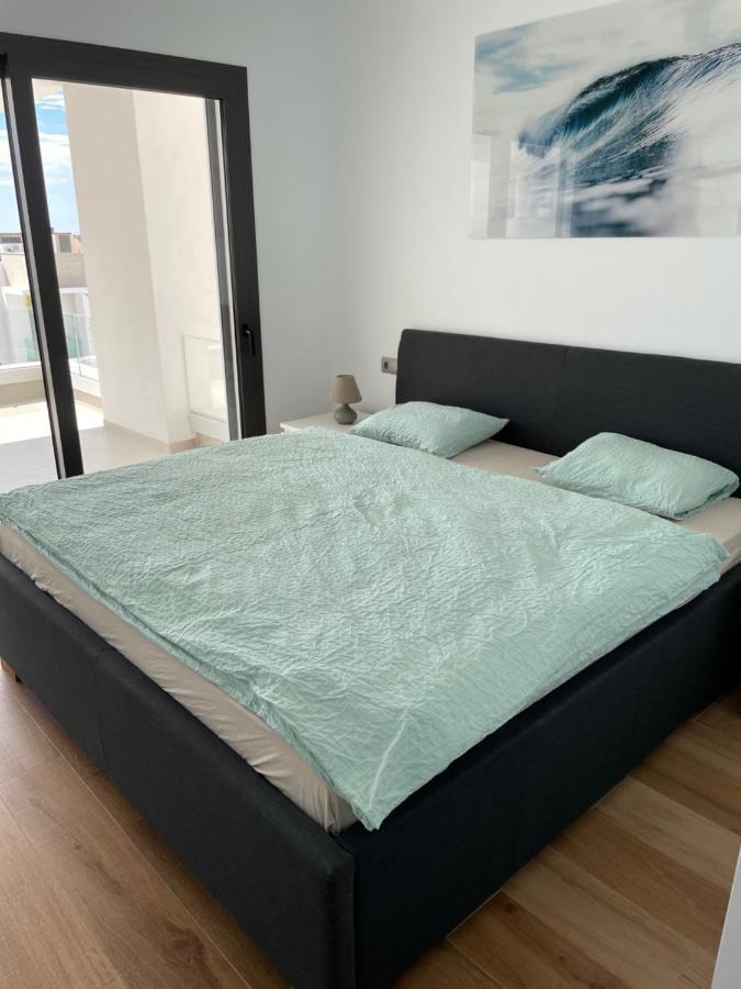 Modern 2 Beds Apartment In Alcaidesa Kültér fotó